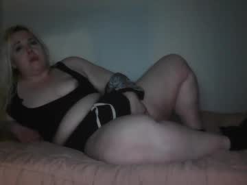 stoned2dabones666's chat room