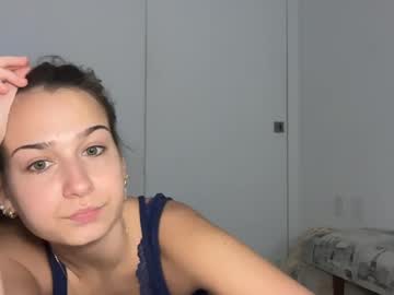 elenahere4u's chat room