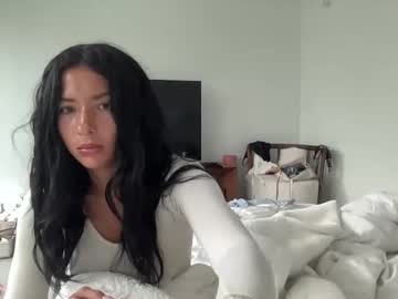 lylaxblake's chat room