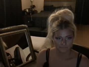 honeybuhnny's chat room