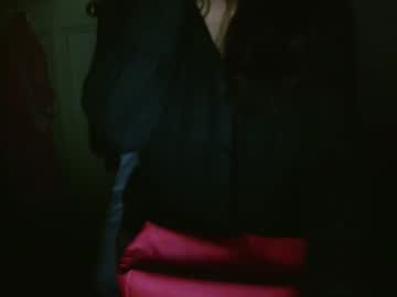 milfytitts's chat room