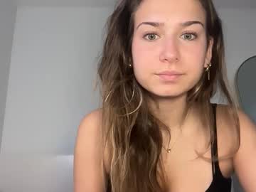 elenahere4u's chat room