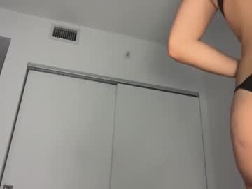 elenahere4u's chat room