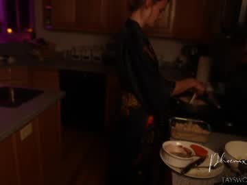 phoenix_taylor's chat room