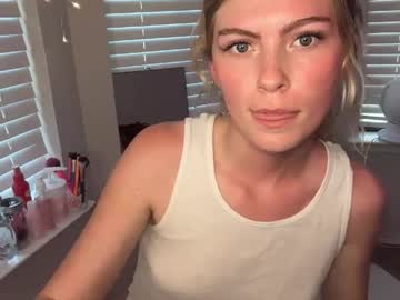 elliee81's chat room