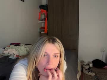 lolaa555's chat room