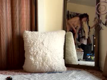 mommamia12's chat room