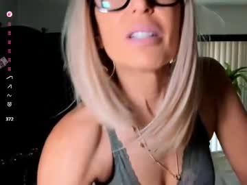 velvetbarbie's chat room