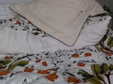 ellalowe's chat room