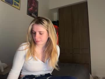 lolaa555's chat room