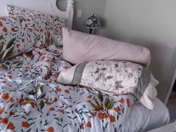 ellalowe's chat room