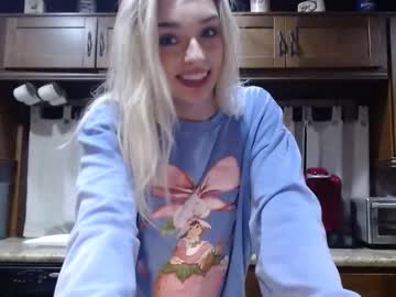 ellalowe's chat room