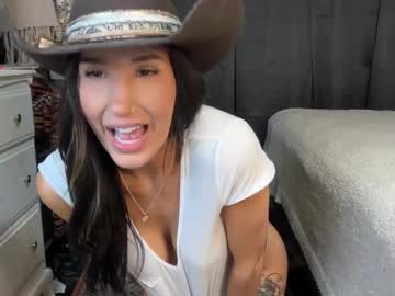 ella2sweet's chat room