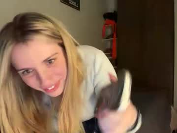 lolaa555's chat room