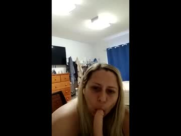 hotmilf187's chat room