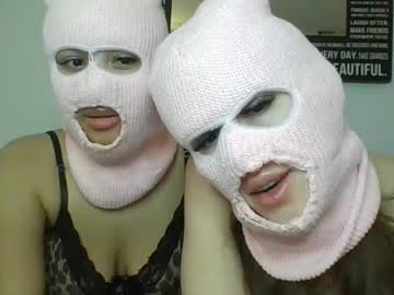 twogirlslove's chat room