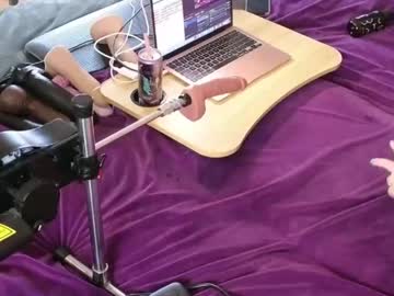 juliannmilfnextdoor's chat room