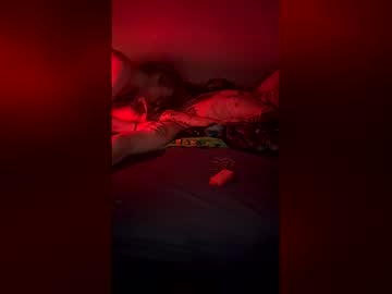 whiteboiiandhisbitch's chat room