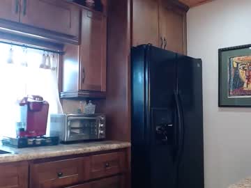 ellalowe's chat room