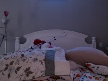 ellalowe's chat room