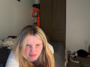 lolaa555's chat room