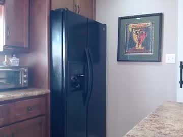 ellalowe's chat room