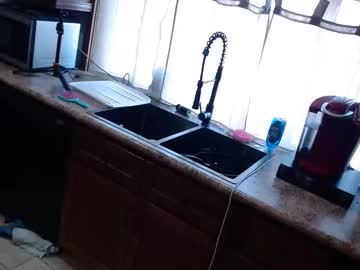 ellalowe's chat room