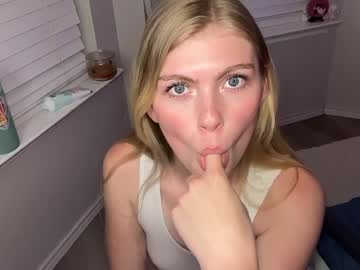 elliee81's chat room